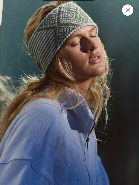Free People Accessories - NWT Free People Traverse Twist Reversible Ear Warmer
